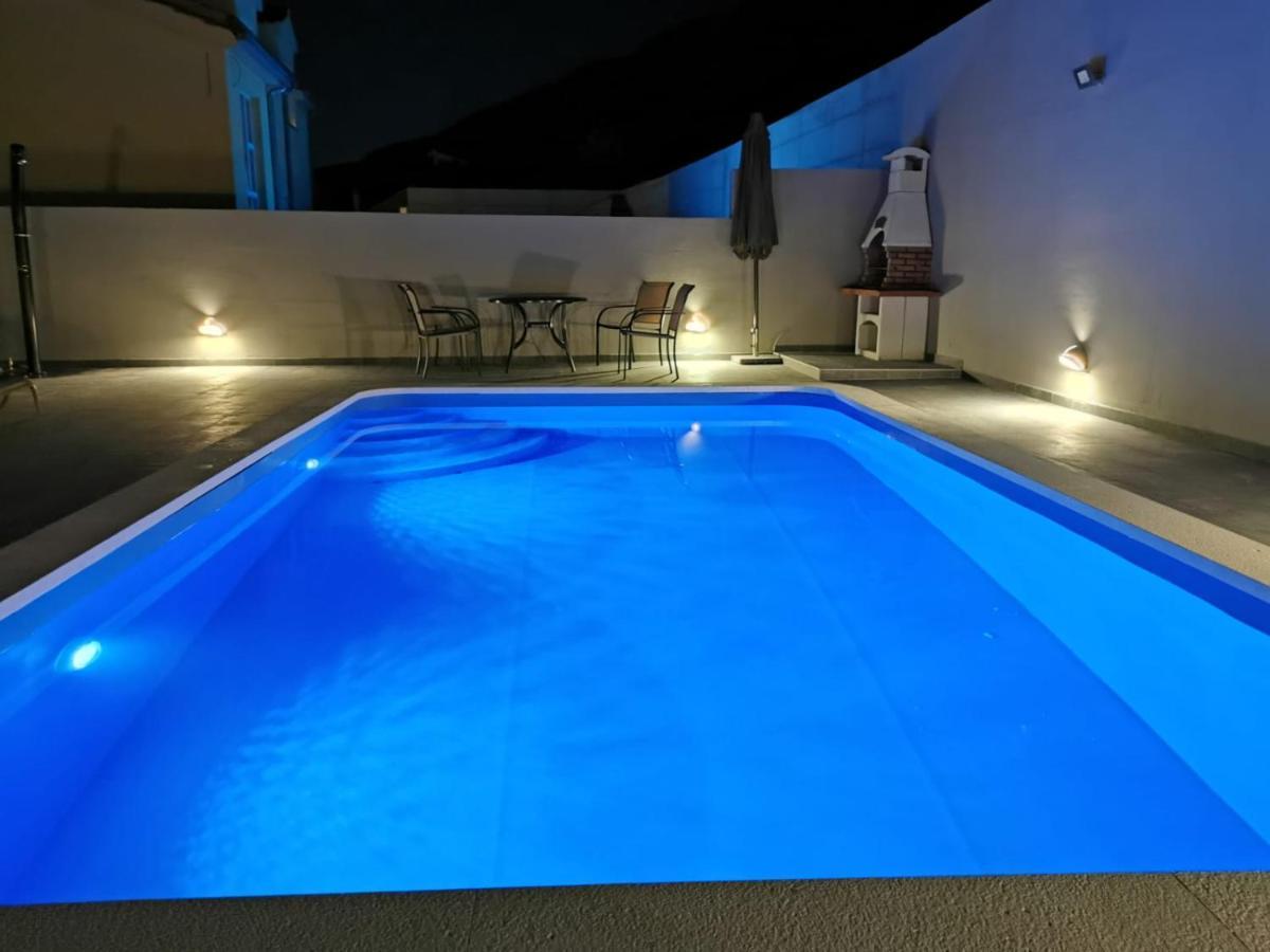 House With Private Pool Magdalena Apartman Podstrana Kültér fotó