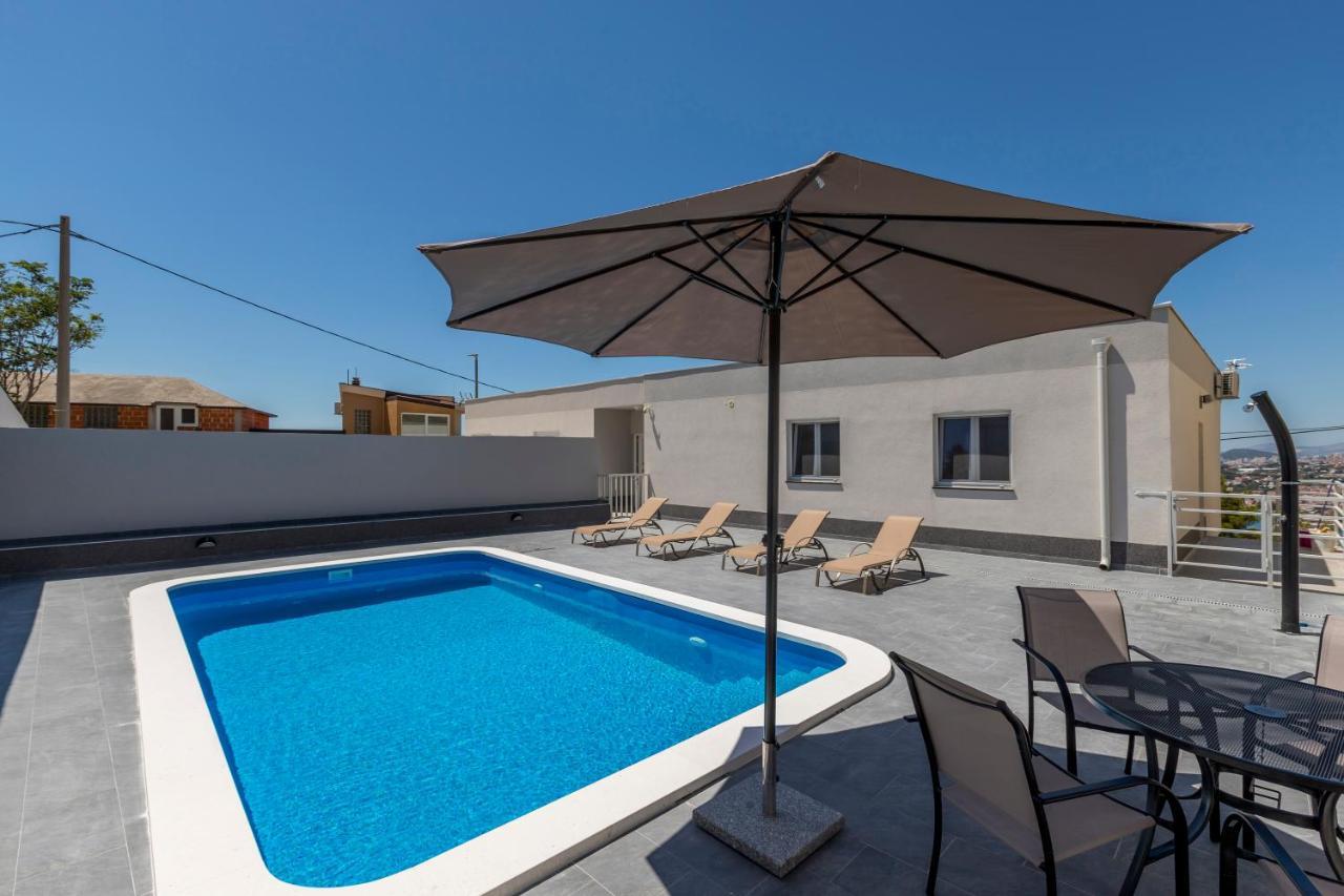 House With Private Pool Magdalena Apartman Podstrana Kültér fotó